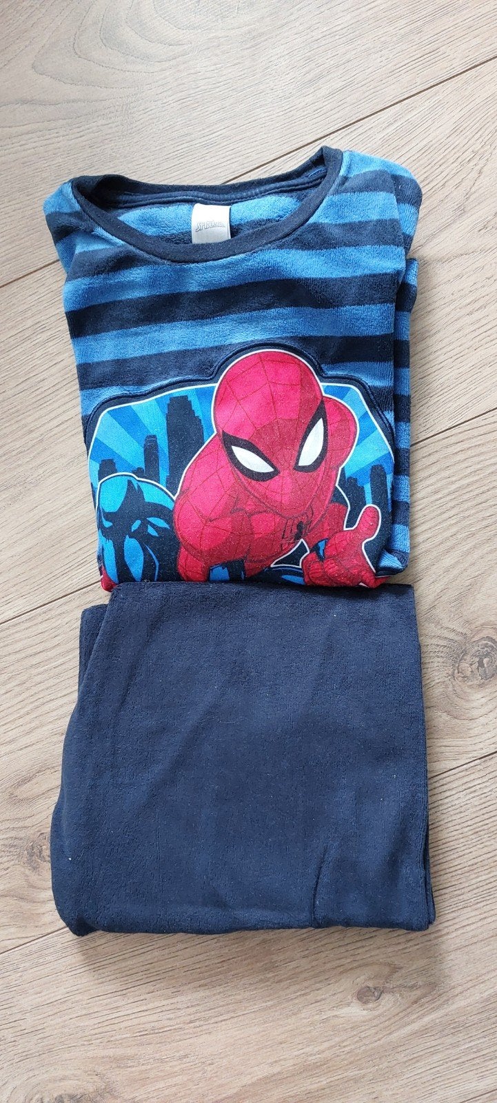 warme spiderman pyjama maat 134, Ophalen of Verzenden, Jongen, Nacht- of Onderkleding