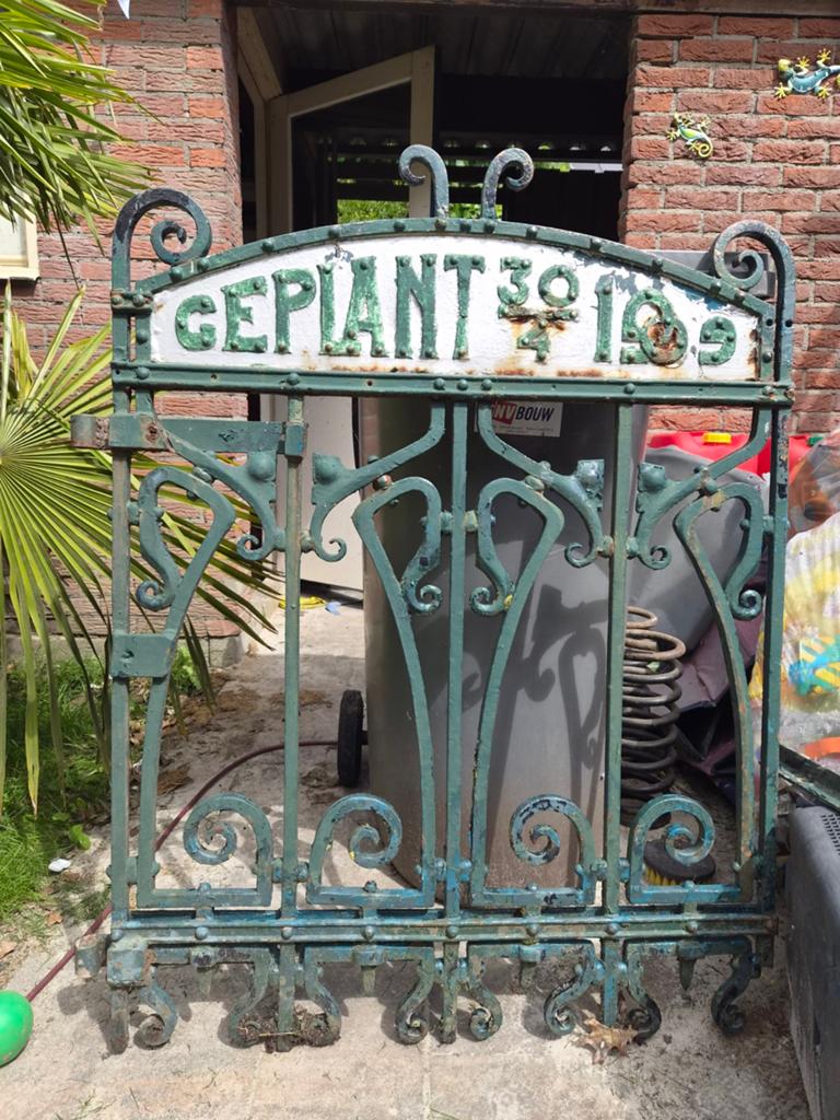 Antiek hekje uit 1909, Ophalen