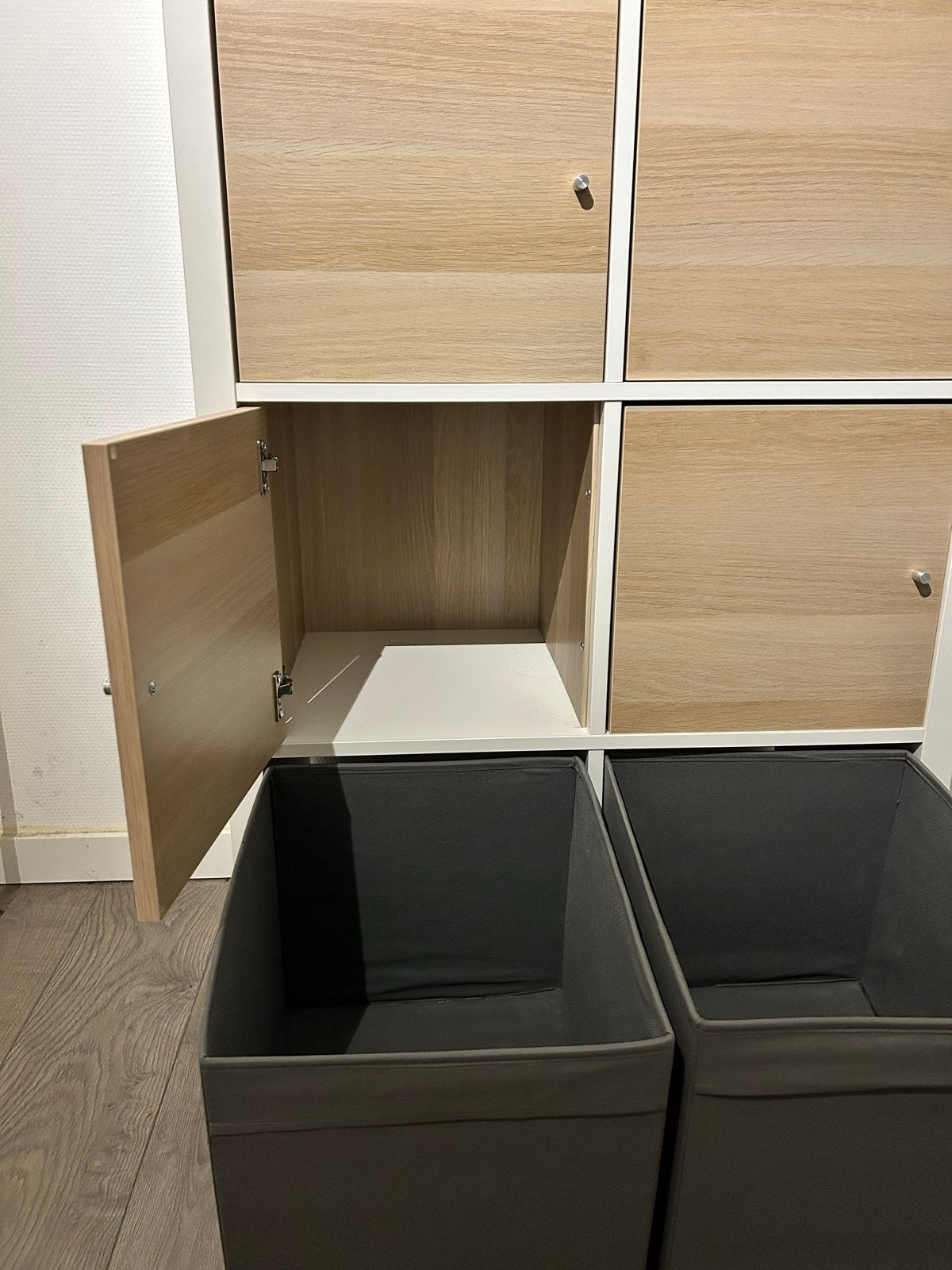 IKEA KALLAX kast wit met 6 deuren en 2 DRÖNA bakken, Ophalen of Verzenden, Zo goed als nieuw