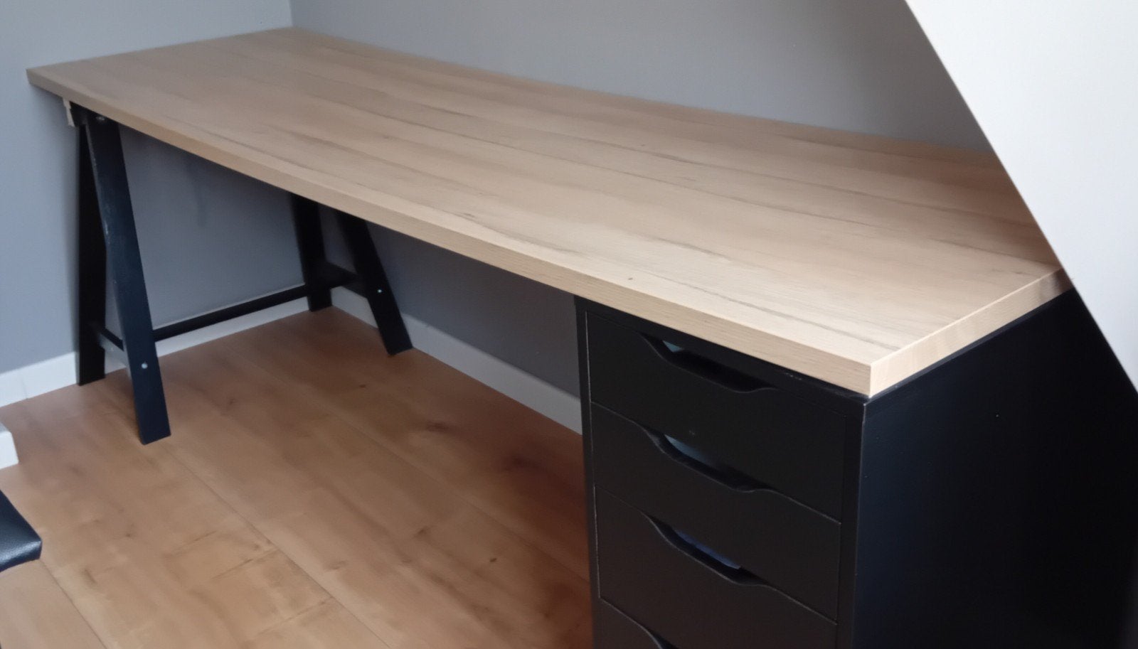 mooi bureau met ladekast en bureaustoel, Ophalen, Gebruikt, IKEA, Hout