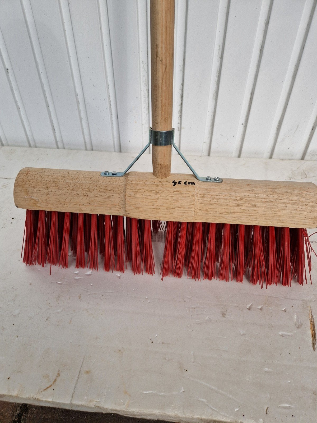 Stevige bezem met houten steel - 45 cm breed, Ophalen, Nieuw