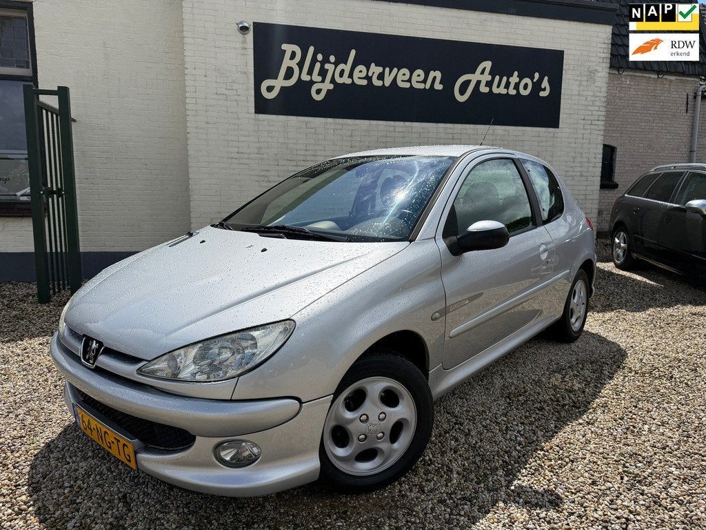 Peugeot 206 1.4 Quiksilver Nieuwe APK |LM, Auto's, Voorwielaandrijving, Stof, 31 €/maand, 4 cilinders