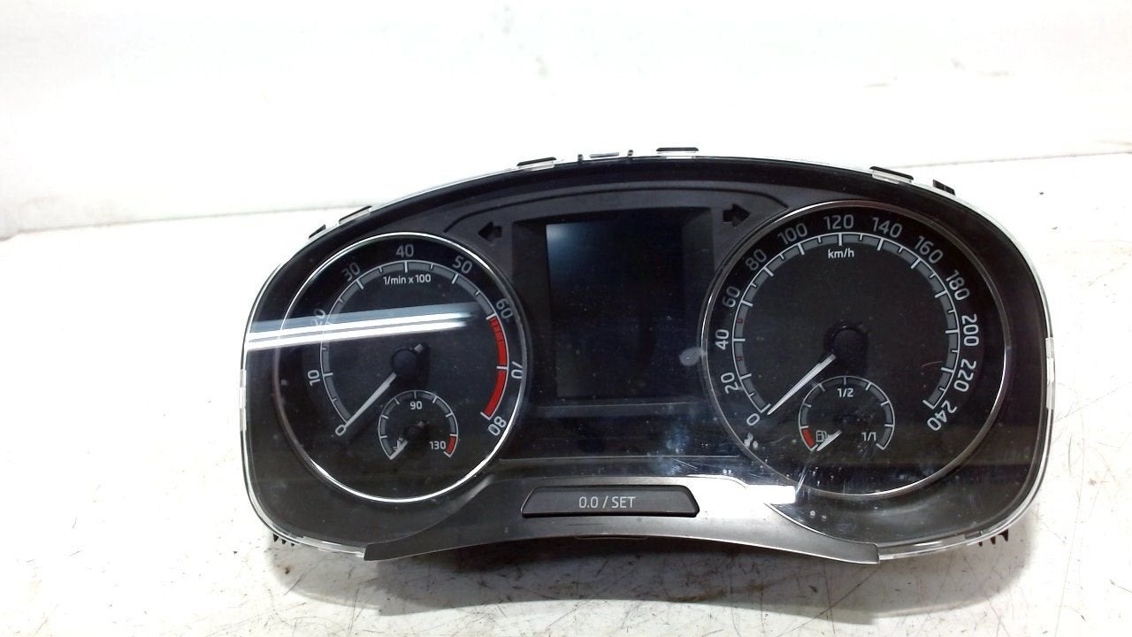 Cockpit Skoda Rapid, Onderdelen@venauto.nl, Van der Ven Autorecycling B.V., Gebruikt, Ettenseweg 76, 4706 PB Roosendaal, The Netherlands