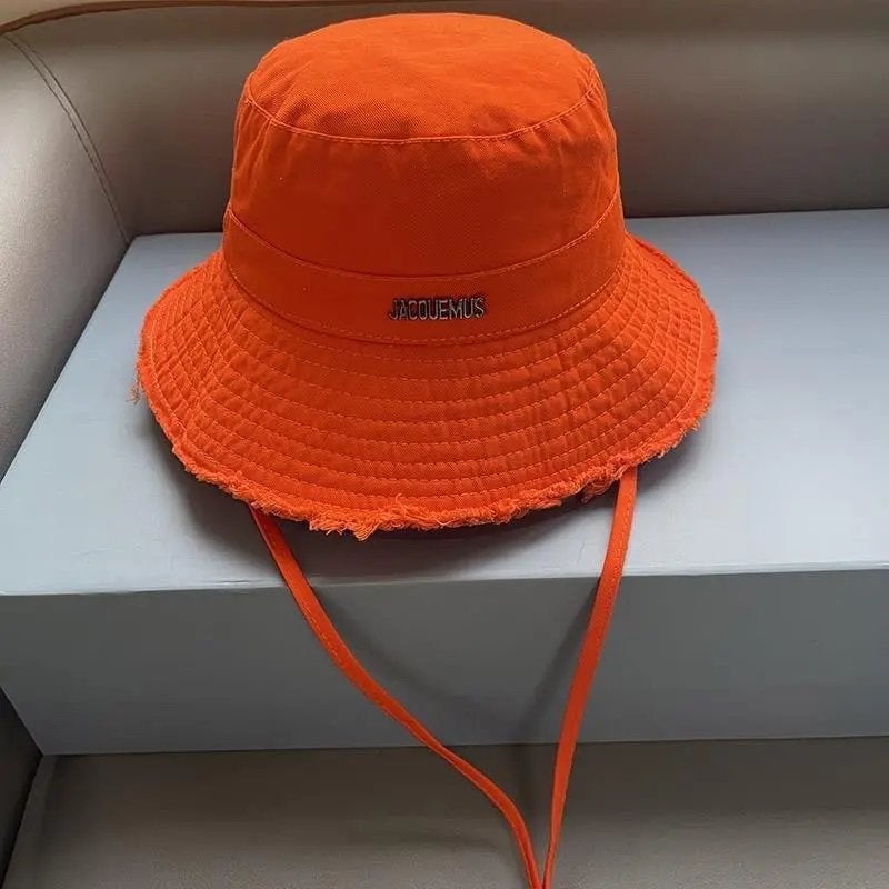 Nieuwe Jacquemus Bucket Hat - Diverse kleuren, gratis verzen, Kleding | Dames, Hoeden en Petten, Ophalen of Verzenden, Nieuw, One size fits all
