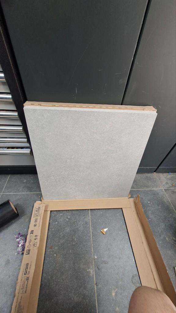 7 Tegels 60x60 licht grijs., Doe-het-zelf en Verbouw, Tegels, 60 cm of meer, Nieuw, Ophalen of Verzenden, Minder dan 5 m²