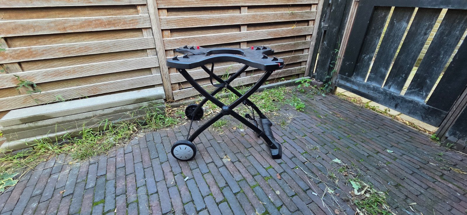 Opvouwbare BBQ standaard met wielen, Ophalen, Nieuw, Weber