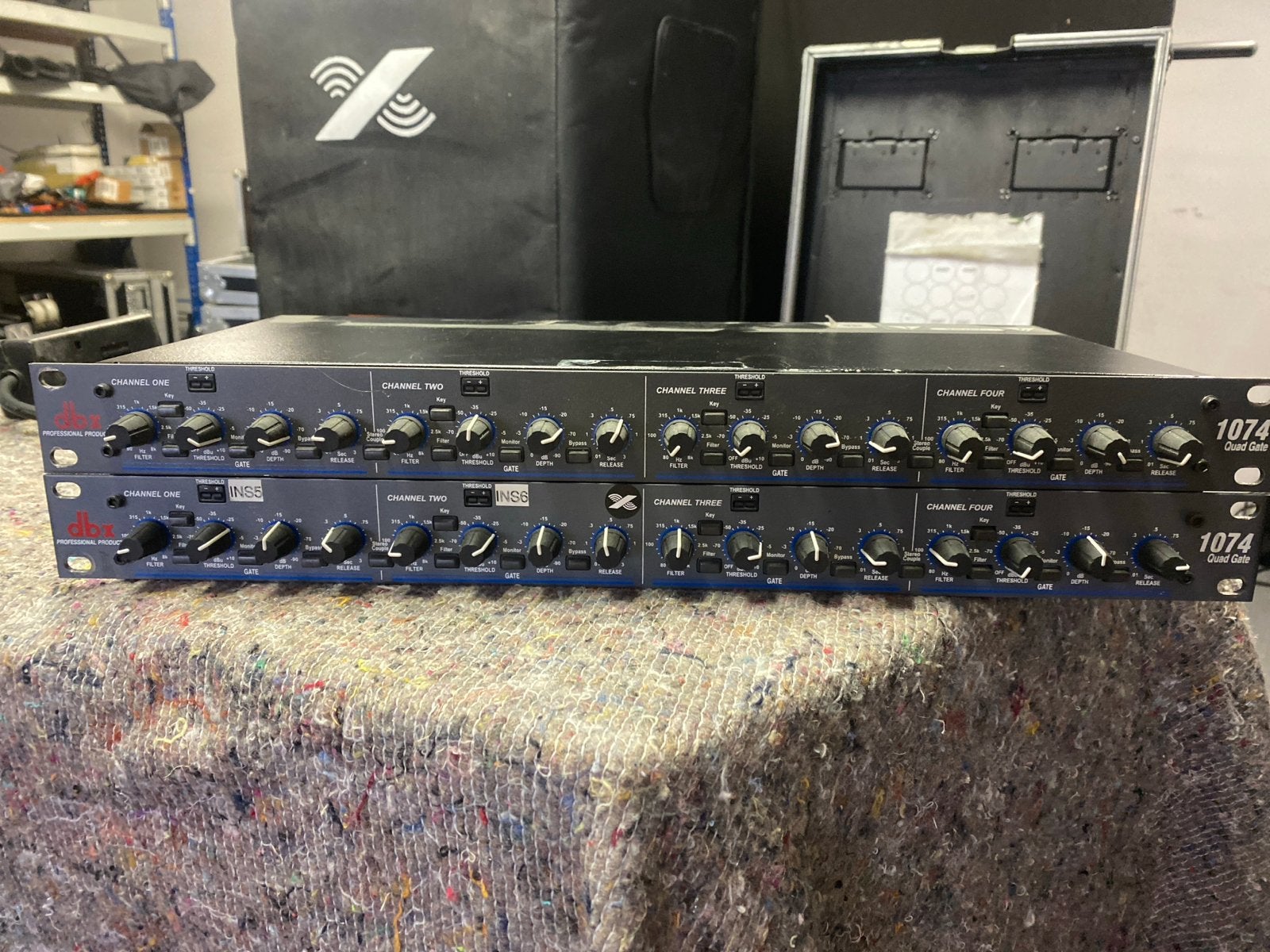 2x DBX1074 Quad Gate - Noise Gates prijs per stuk, Muziek en Instrumenten, Effecten, Ophalen of Verzenden, Gebruikt