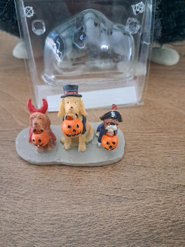 Lemax spooky town trick or dog, Ophalen
