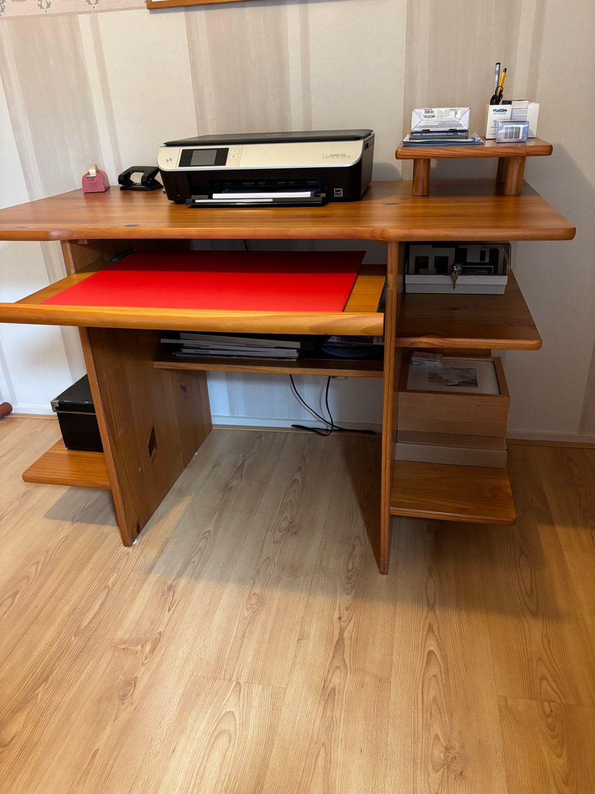 Grenen bureau met opbergruimte, Ophalen, Opbergruimte, Gebruikt, Hout