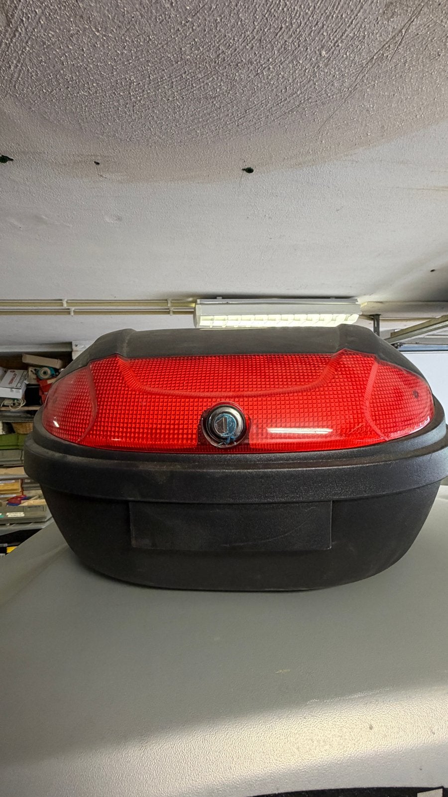 Zwarte Scooter Topkoffer met Rode Reflector, Fietsen en Brommers, Ophalen, Gebruikt