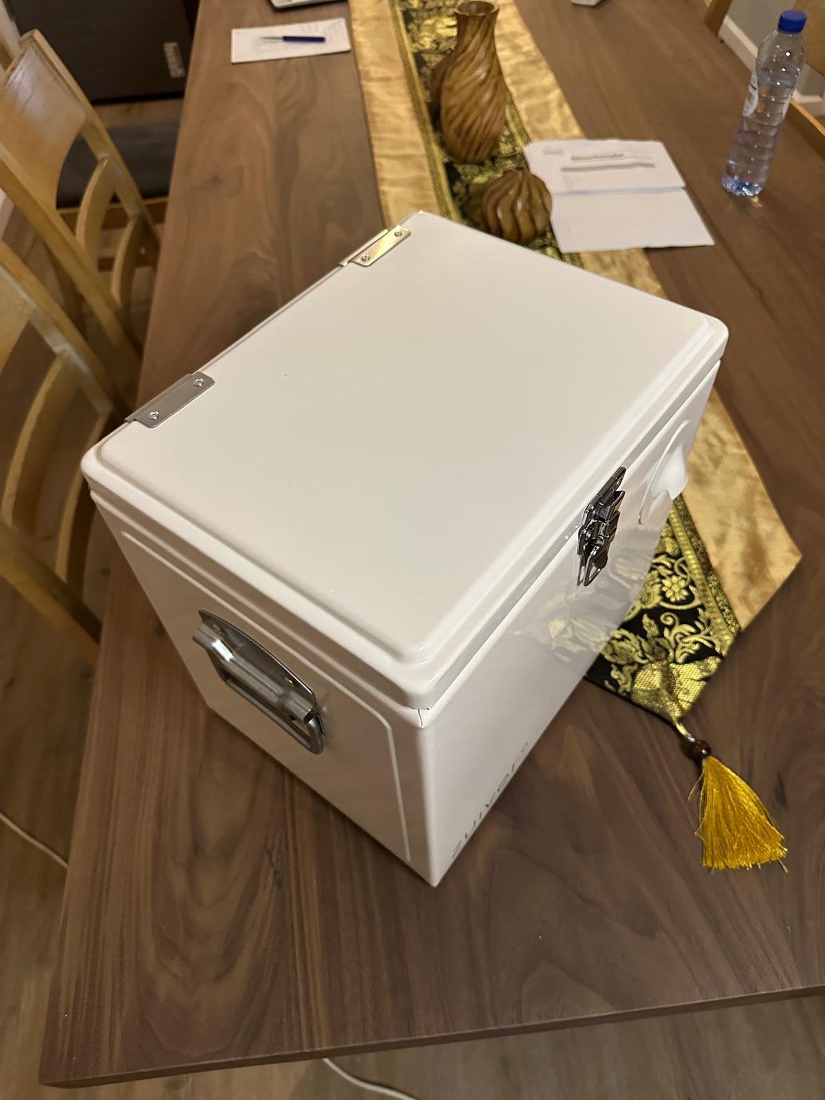 Prachtige Witte Retro Koelbox / Metalen Koelbox, Ophalen, Zo goed als nieuw