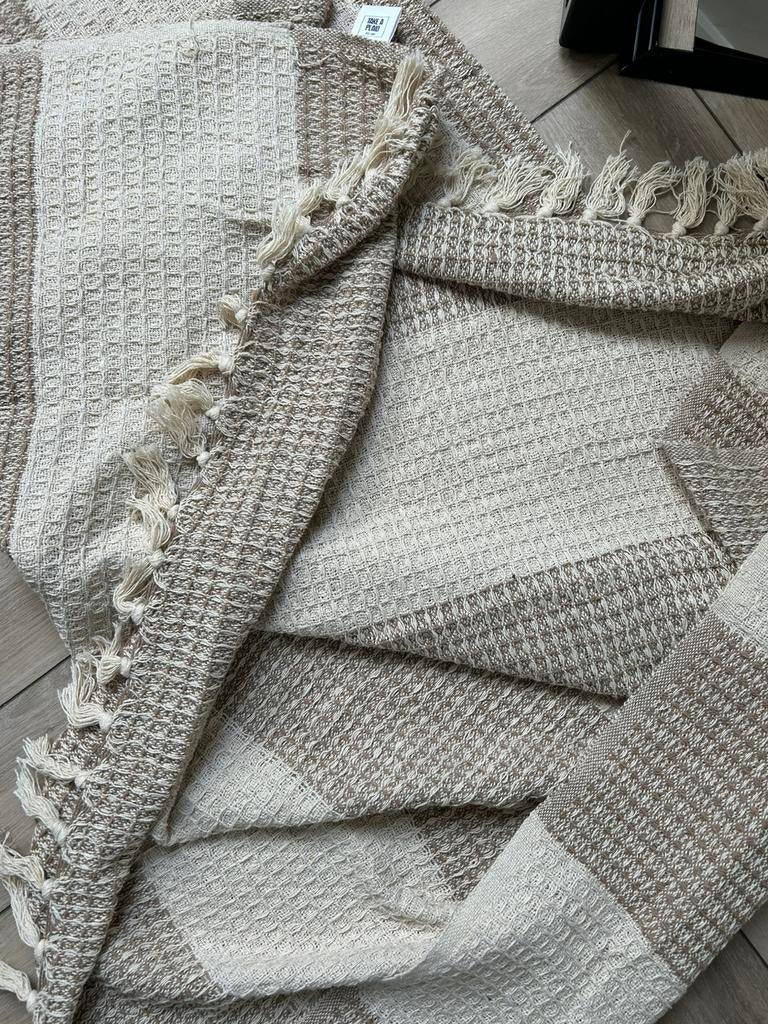 Woonplaid met franjes - Beige/Wit gestreept, Ophalen of Verzenden, Zo goed als nieuw
