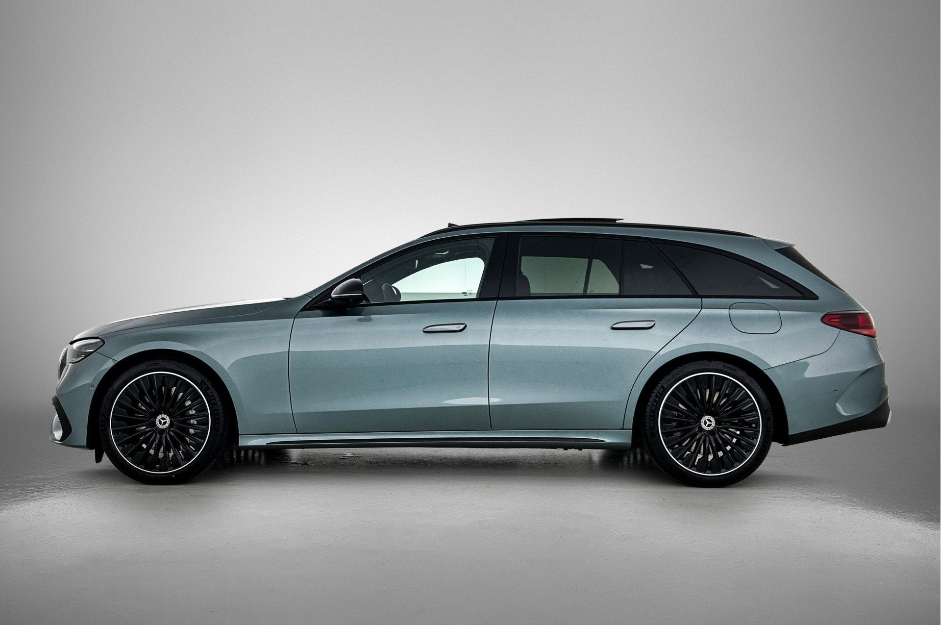 Mercedes-Benz E-Klasse Estate 300 e Business Solution AMG |, Auto's, Automaat, Achterwielaandrijving, Zwart, 4 cilinders