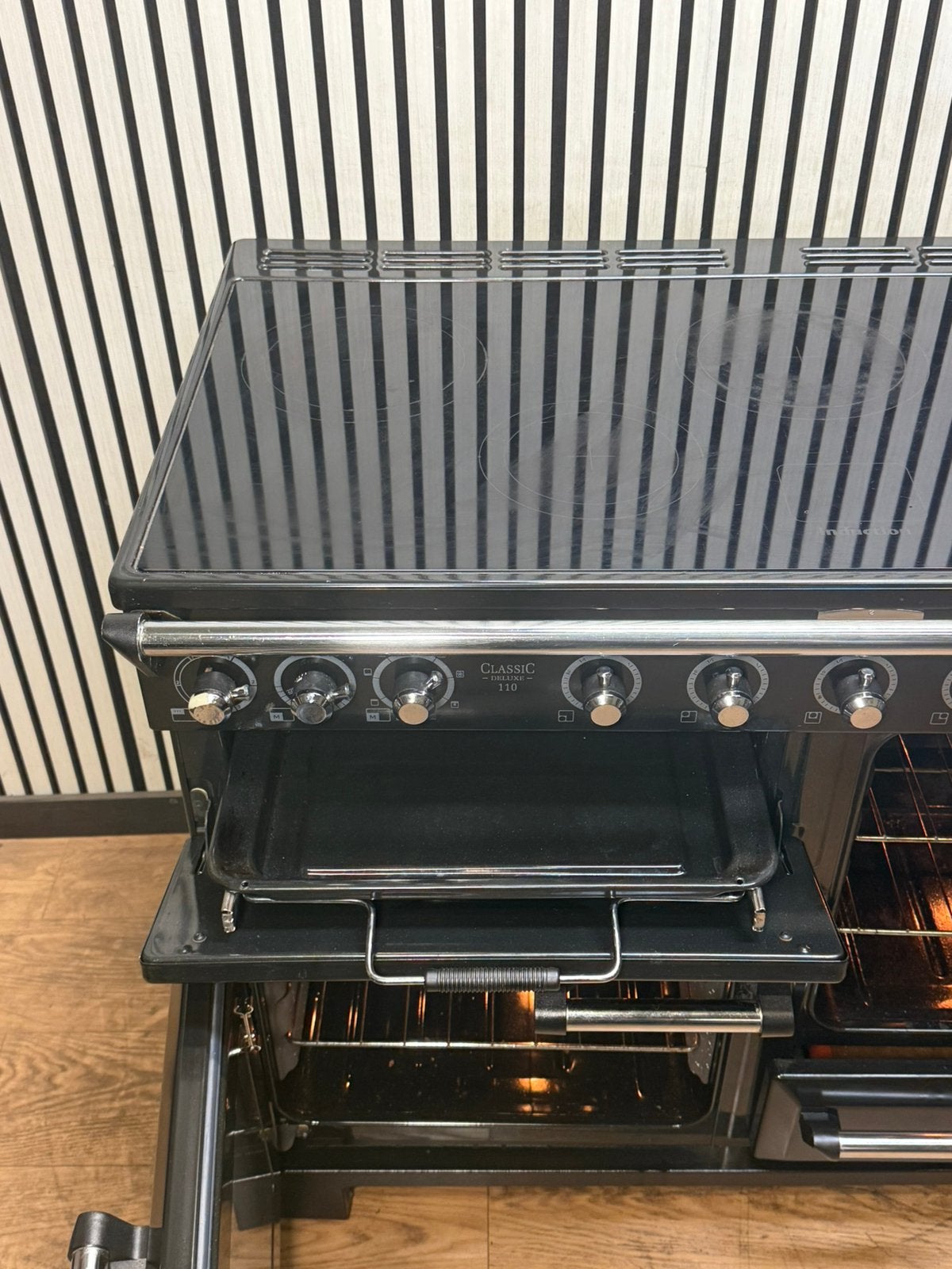 Luxe Falcon Classic De Luxe INDUCTIE met 3 ovens 110 cm, Fornello Esperta, Ophalen of Verzenden, Zo goed als nieuw, Energieklasse A of zuiniger
