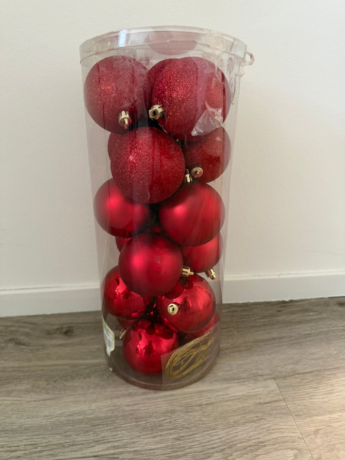 Rode kerstballen van plastic, Diversen, Ophalen, Zo goed als nieuw