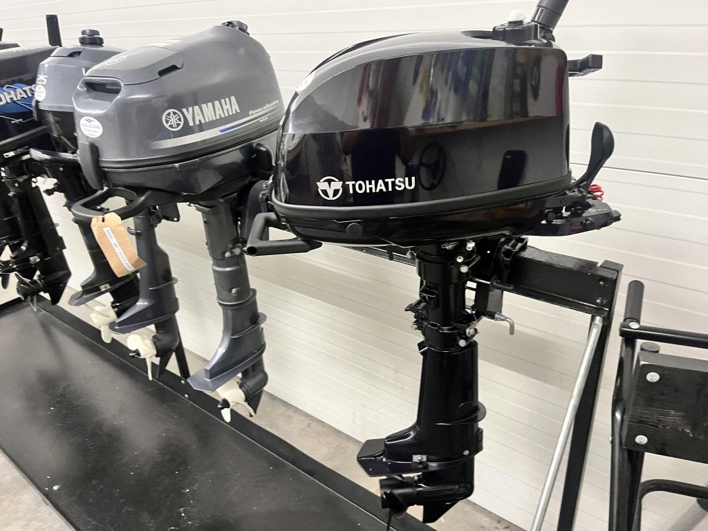 Nieuwe Tohatsu 5pk buitenboordmotor bij Nautica Bolsward, Watersport en Boten, Nautica bolsward, Nieuw, Info@nauticabolsward.nl