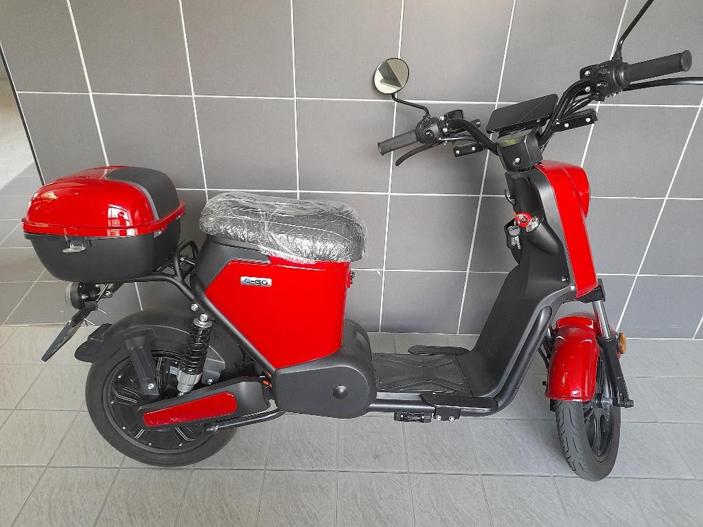 Elektrische Scooter IVA E -- GO S 2, Fietsen en Brommers, Snorfietsen en Snorscooters, Elektrisch, Zo goed als nieuw, Ophalen