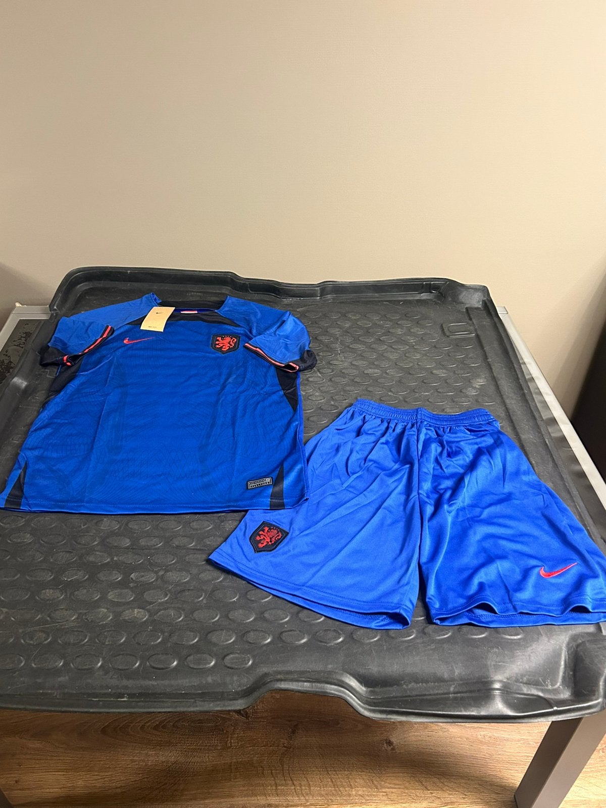 Nederlands Elftal Voetbal Set Tenu - NIEUW!, Sport en Fitness, Voetbal, Maat S, Ophalen, Nieuw, Set
