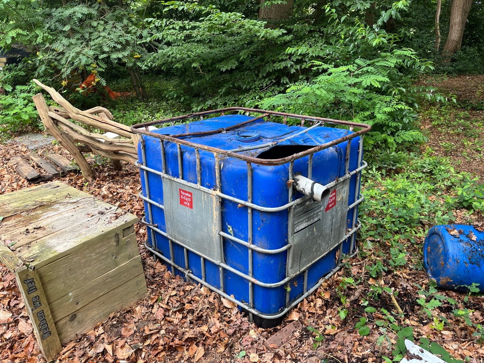 GRATIS: IBC krat container voor regenwater, 150 liter of meer, Ophalen, Gebruikt, Kunststof