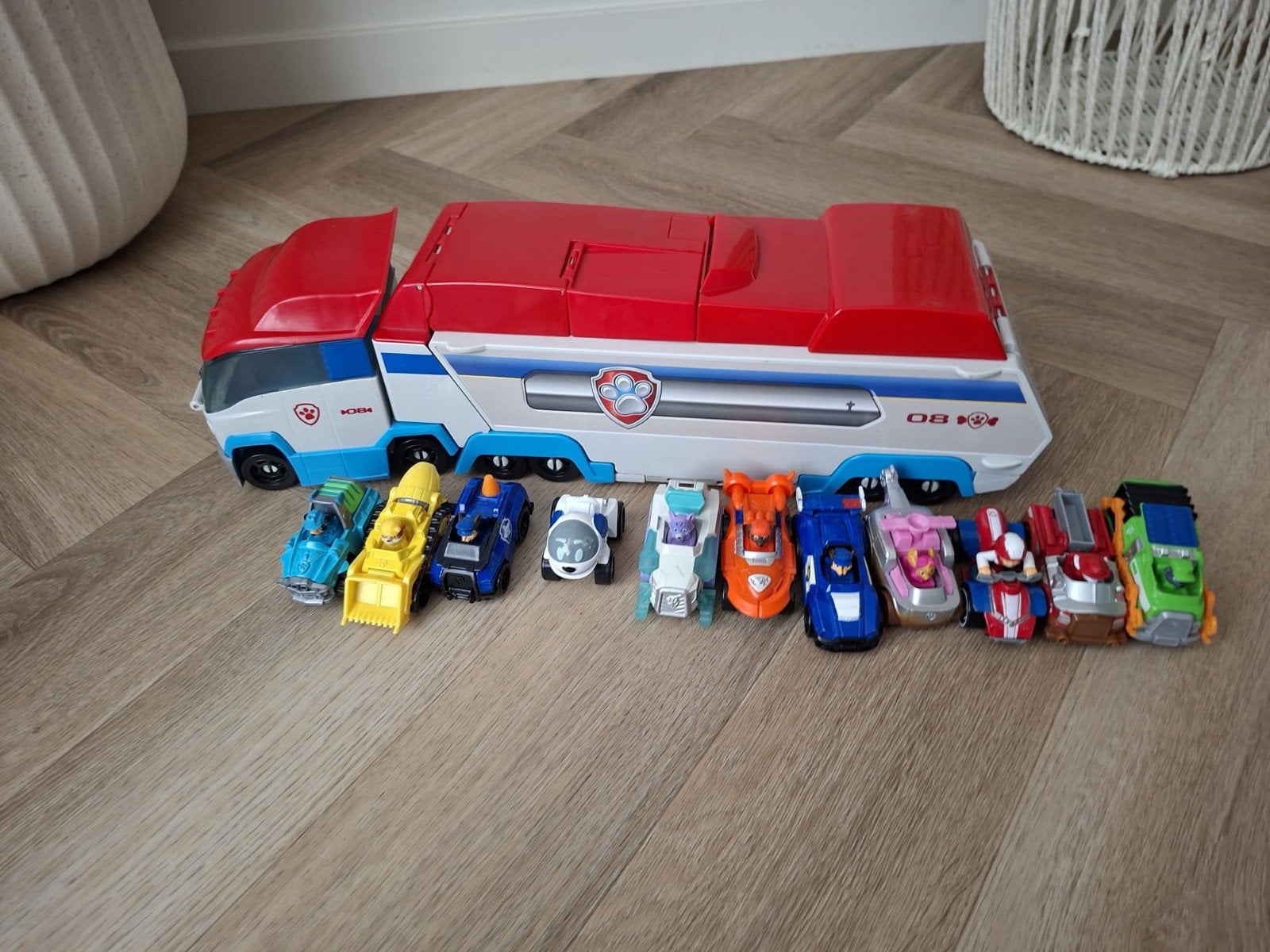 Paw Patrol uitklapbare vrachtwagen met 11 voertuigen, Ophalen, Gebruikt