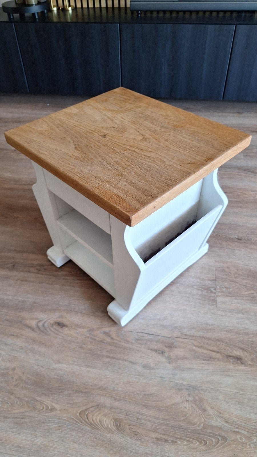 Eiken houten bijzettafel met opbergruimte, Huis en Inrichting, Tafels | Bijzettafels, Ophalen, Minder dan 45 cm, Minder dan 55 cm