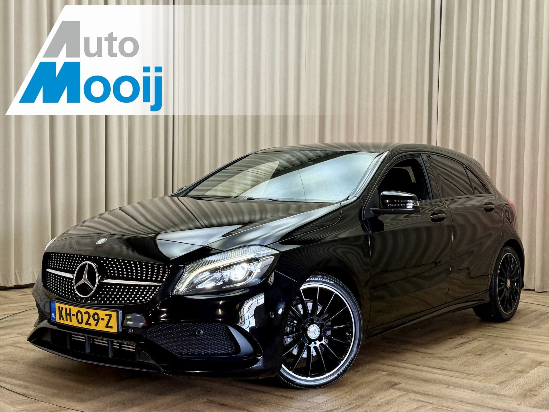 Mercedes-Benz A-Klasse 160 AMG Night Edition OrgNL! / Faceli, Auto's, Mercedes-Benz, Voorwielaandrijving, Gebruikt, 4 cilinders