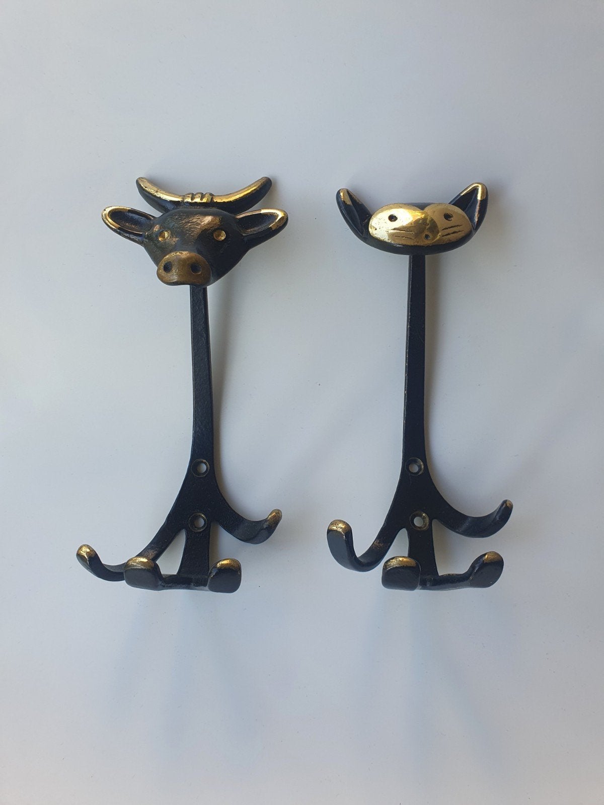 Walter Boss vintage kapstokhaak kat en koe/stier, 18 cm, Object, Ophalen of Verzenden, Metaal