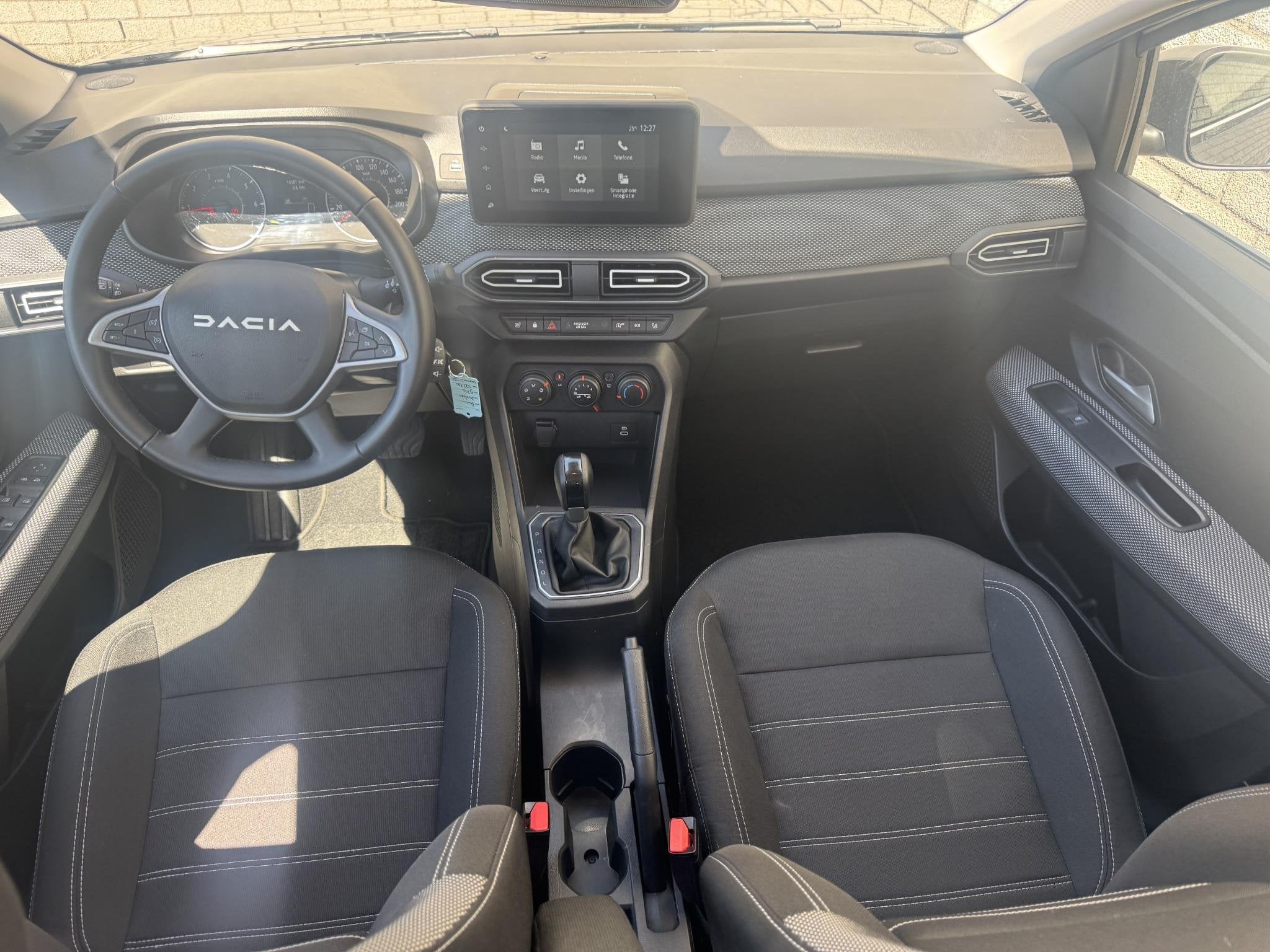 Dacia Sandero 1.0 TCe 90 Expression | Automaat | Stoelverwar, Auto's, Stof, Gebruikt, Met garantie (alle), Bedrijf