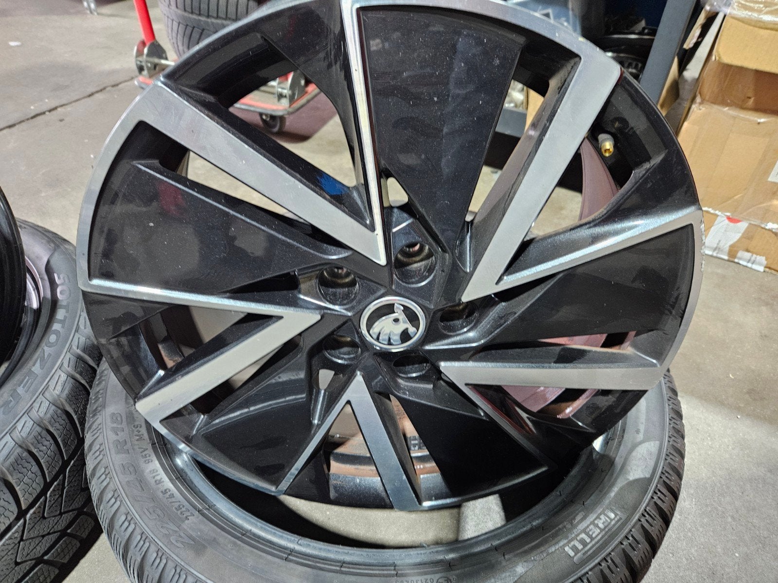 Skoda Octavia  Vega Aero  18 INCH, Auto-onderdelen, Banden en Velgen, Ophalen, 18 inch, Velg(en), Zomerbanden