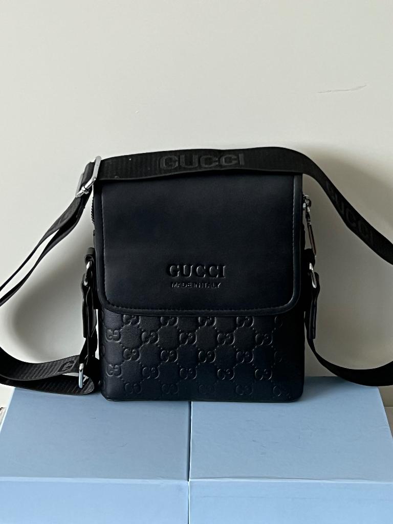 GUCCI Herentas NIEUW, Sieraden, Tassen en Uiterlijk, Tassen | Schoudertassen, Ophalen of Verzenden, Nieuw, Zwart