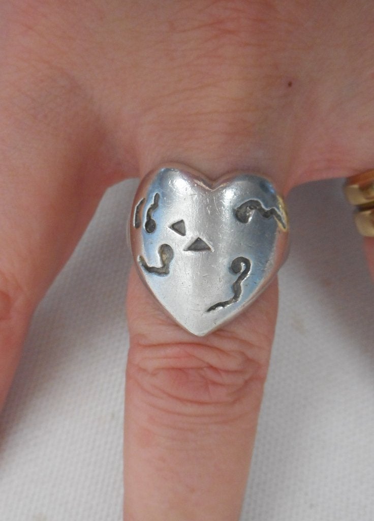 Zilveren royale ring hart maat ruim 18.25 nr.641
