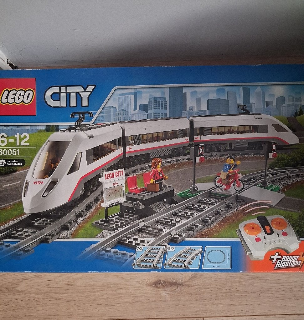 Lego Trein en Politiestation !, Kinderen en Baby's, Speelgoed | Duplo en Lego, Ophalen, Lego, Complete set, Meerdere sets