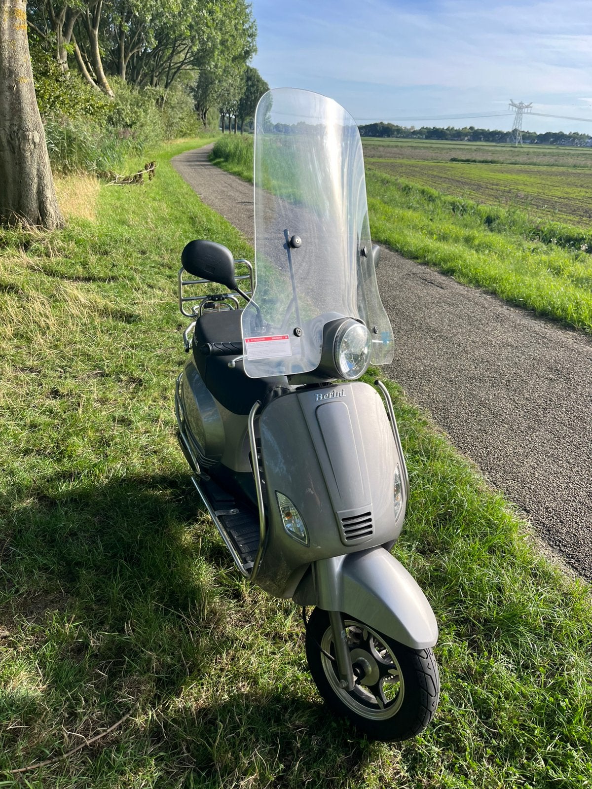 Mooie grijze Berini 4-takt injectie scooter, Zo goed als nieuw, Benzine, Ophalen, Overige merken