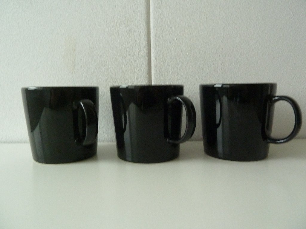 iittala mokken zwart 3 stuks splinternieuw, Overige materialen, Nieuw, Ophalen of Verzenden, Overige stijlen