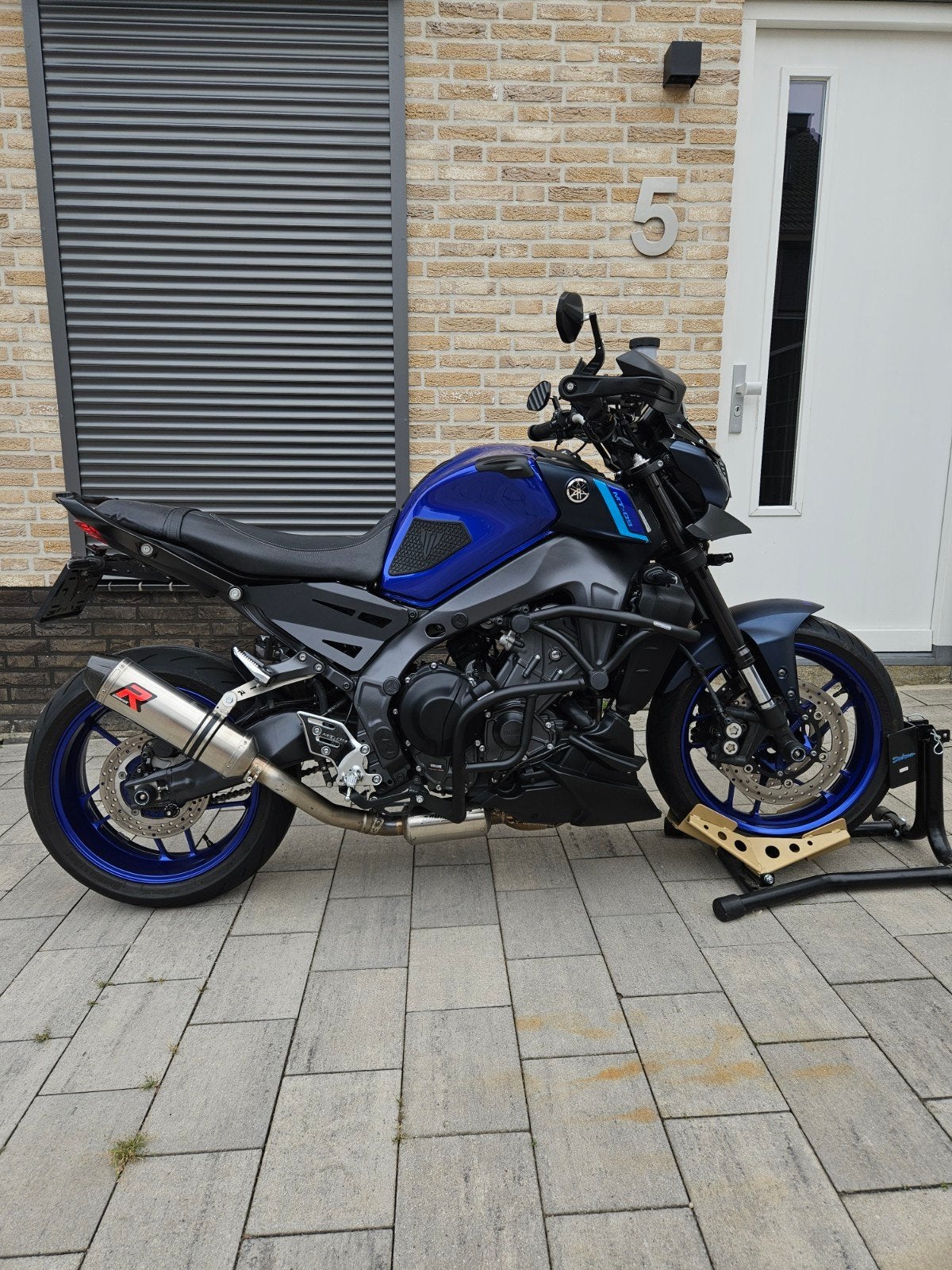 Full option Yamaha MT09 - 2024 - 3 jaar Garantie - Dealerond, Motoren, Motorrijbewijs A, Handvatverwarming, 3 cilinders, Particulier