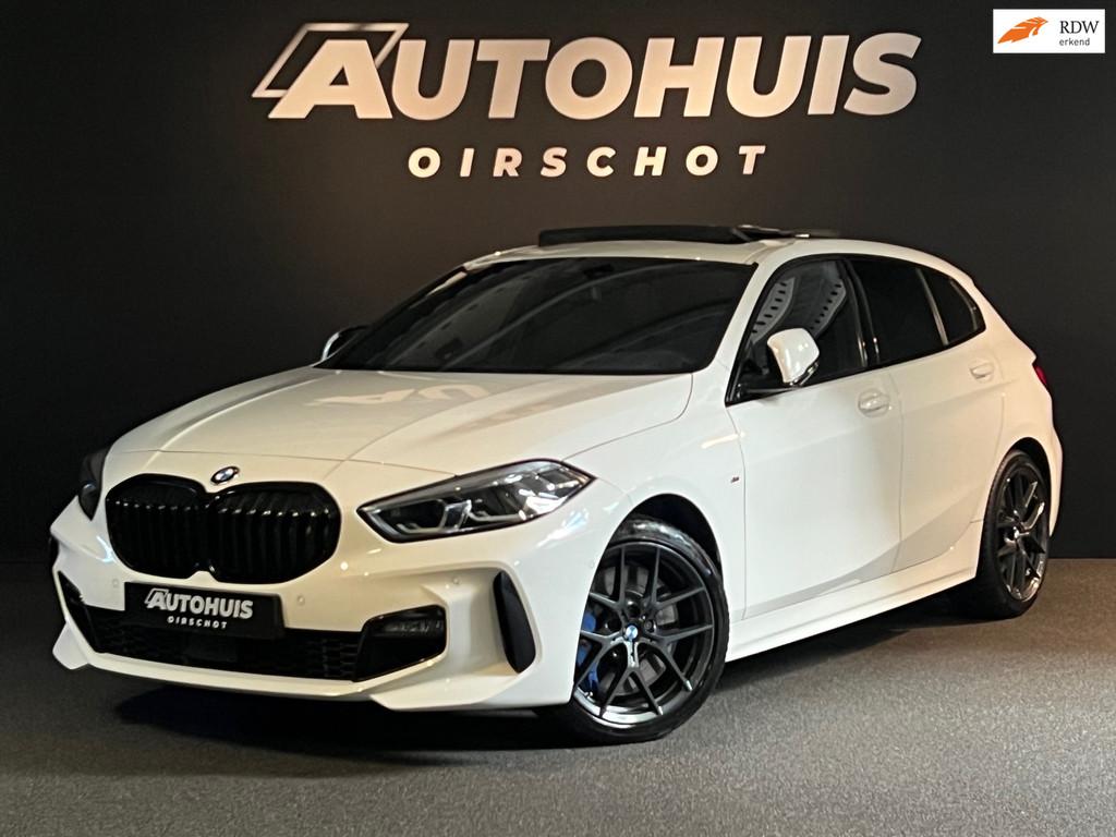 BMW 1-serie 120i High Executive Edition M Pano/ Performance, Auto's, 1998 cc, Gebruikt, Zwart, 4 cilinders