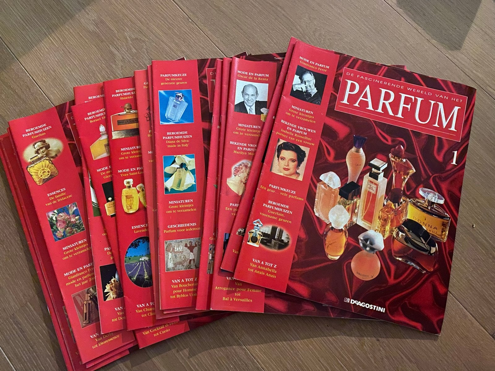 De Fascinerende Wereld van het Parfum - DeAgostini, Boeken, Ophalen of Verzenden, Zo goed als nieuw, Overige typen