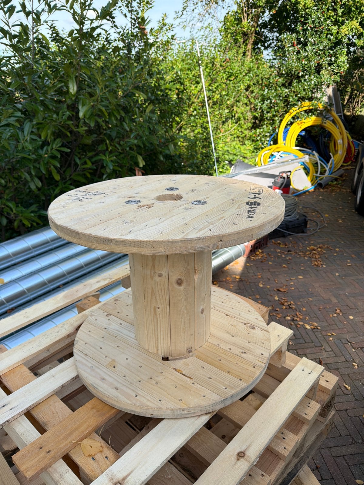 Houten kabelhaspel - ideaal als tafel of decoratie, Gebruikt, Rond, 55 tot 75 cm, Hout