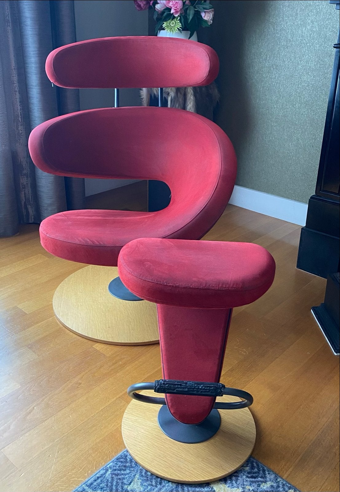 Varier Peel Stoel Rood (Stokke) met Voetenbank, Huis en Inrichting, Fauteuils, Ophalen of Verzenden, Gebruikt, Stof, 75 tot 100 cm