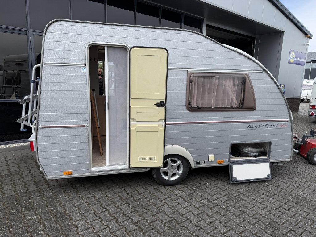 Kip Kompakt Special 37 EKV Langslaper + WC 680KG Leeg BJ2003, Caravans en Kamperen, Caravans, Standaardzit, Kip, Tot en met 2
