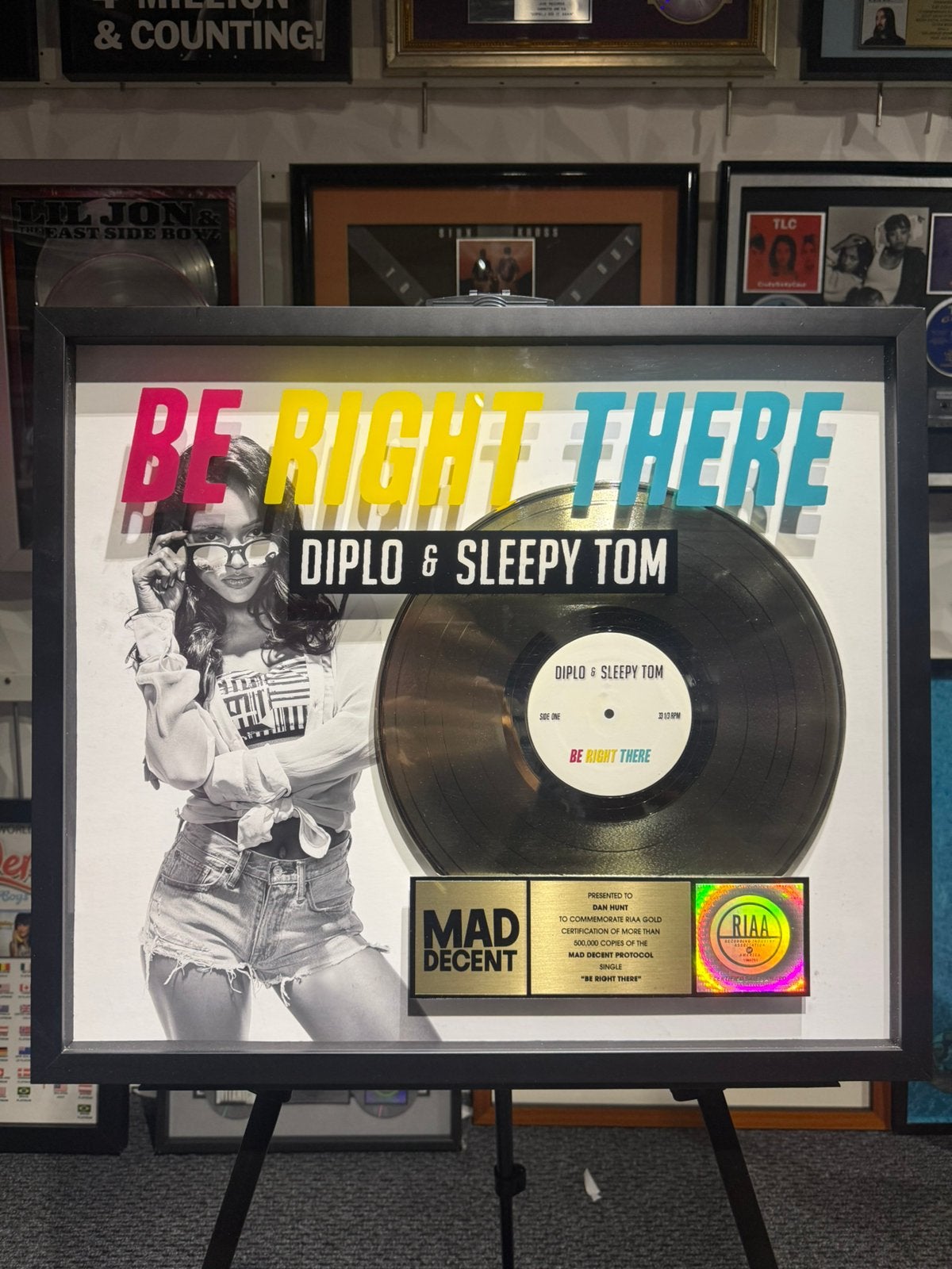 Diplo - Be Right There (Major Lazer) RIAA Goud DJ Award, Ophalen of Verzenden, Zo goed als nieuw, Overige typen