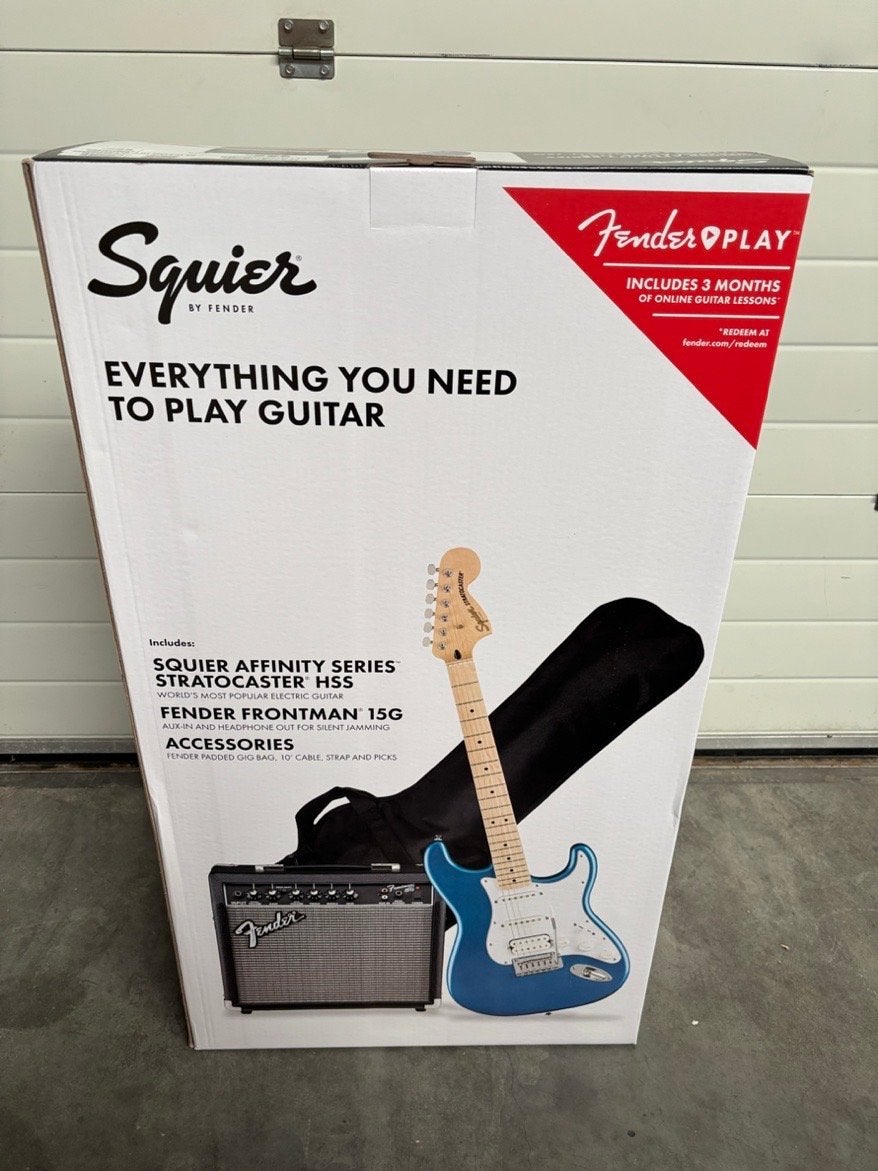 Squier Affinity Stratocaster HSS Pack + Fender versterker, Muziek en Instrumenten, Snaarinstrumenten | Gitaren | Elektrisch, Fender