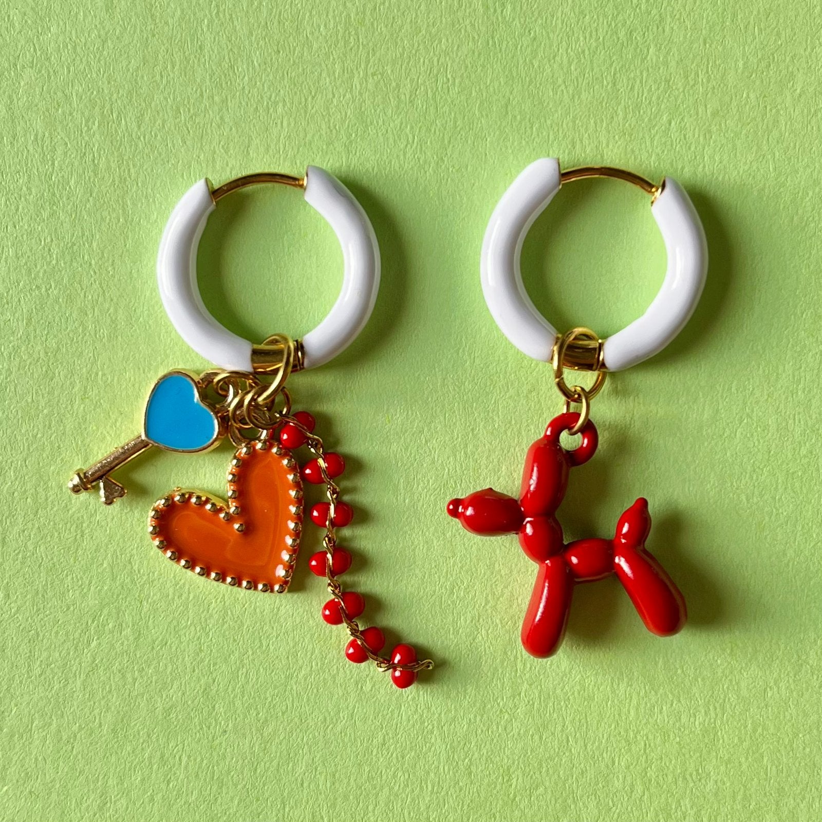 WK oorbellen, Sieraden, Tassen en Uiterlijk, Oorbellen, Overige materialen, Hangers, Wit, Nieuw