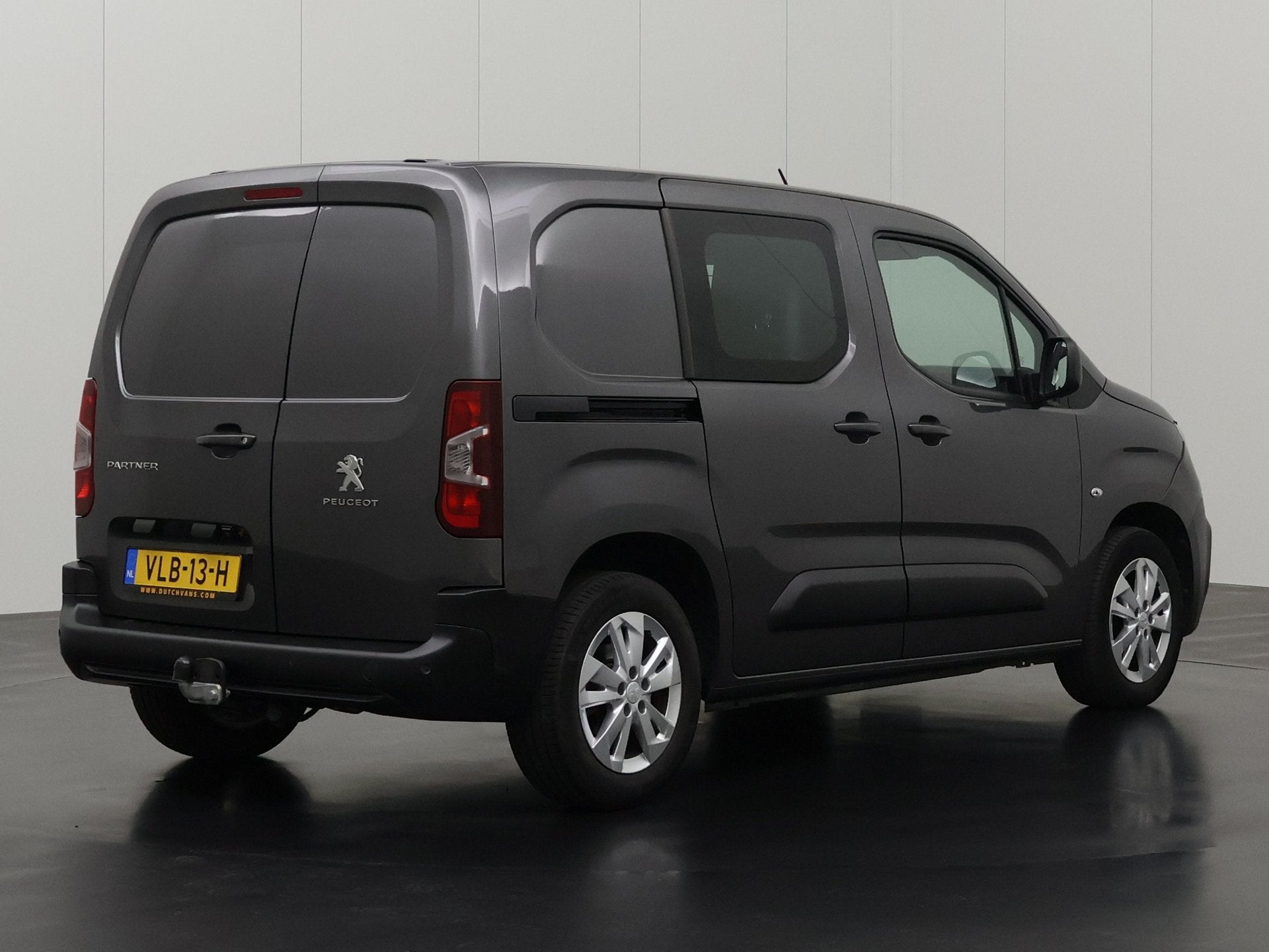 Peugeot Partner 1.2 PureTech Benzine Premium | Marge | Navig, Voorwielaandrijving, Dealer onderhouden, 15 km/l, Gebruikt