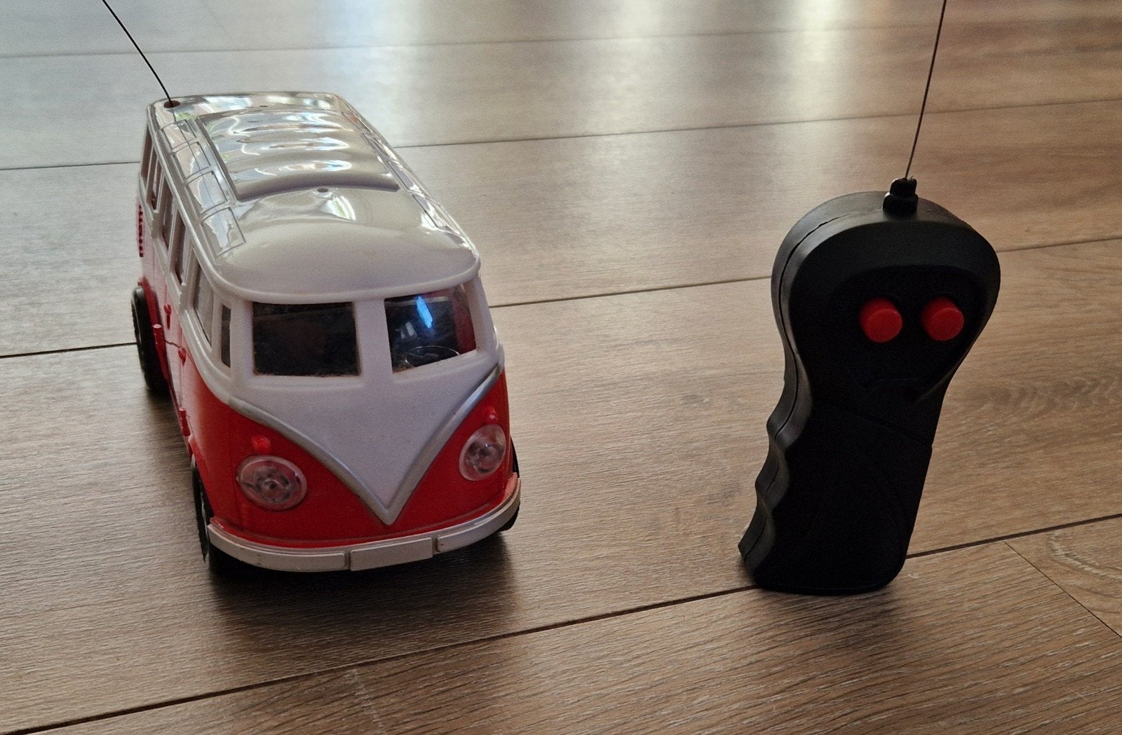 RC Volkswagen T1 Bus - Rood/Wit, Elektro, Gebruikt, Ophalen of Verzenden, Auto onroad