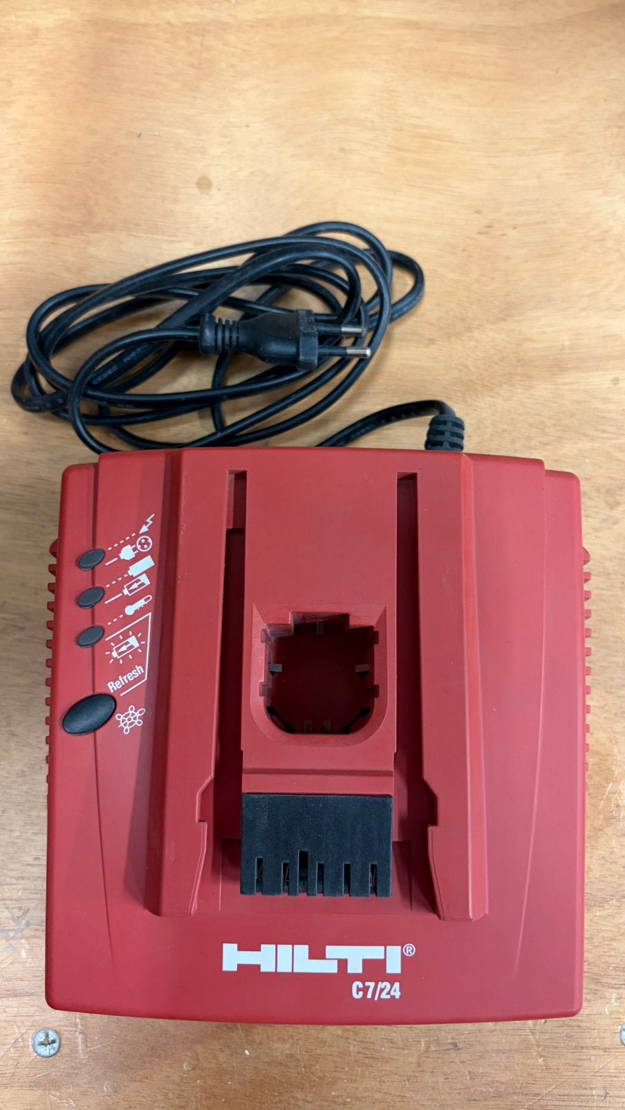 Hilti acculader C7/24 in perfecte staat, Ophalen of Verzenden, Zo goed als nieuw