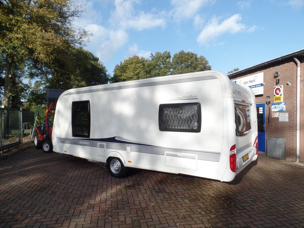Hobby 560 UFF Excellent Vrijstaand bed / Rondzit / Mover, Rondzit, Bedrijf, 5 tot 6 meter, Lengtebed