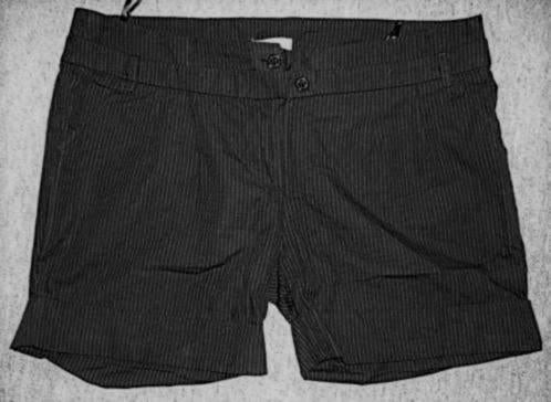 Broek Mt.44, Kleding | Dames, Broeken en Pantalons, Kort, Zwart, Maat 42/44 (L), Nieuw