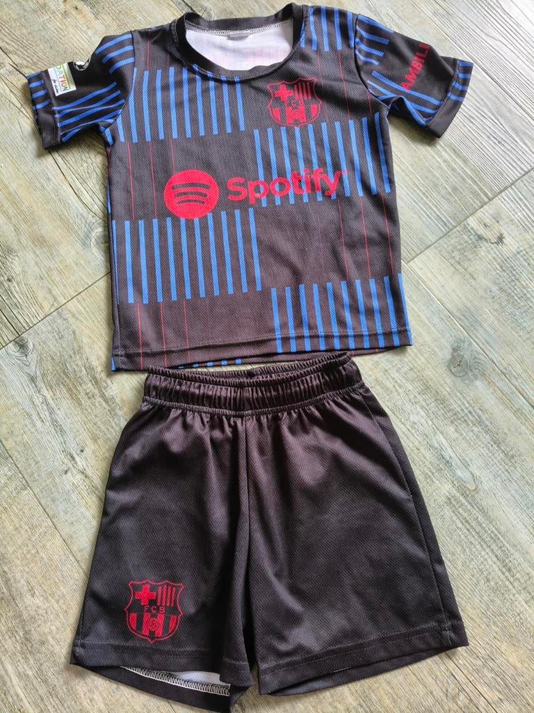 FC Barcelona tenue maat 116, FC Barcelona, Jongen of Meisje, Ophalen of Verzenden, Zo goed als nieuw