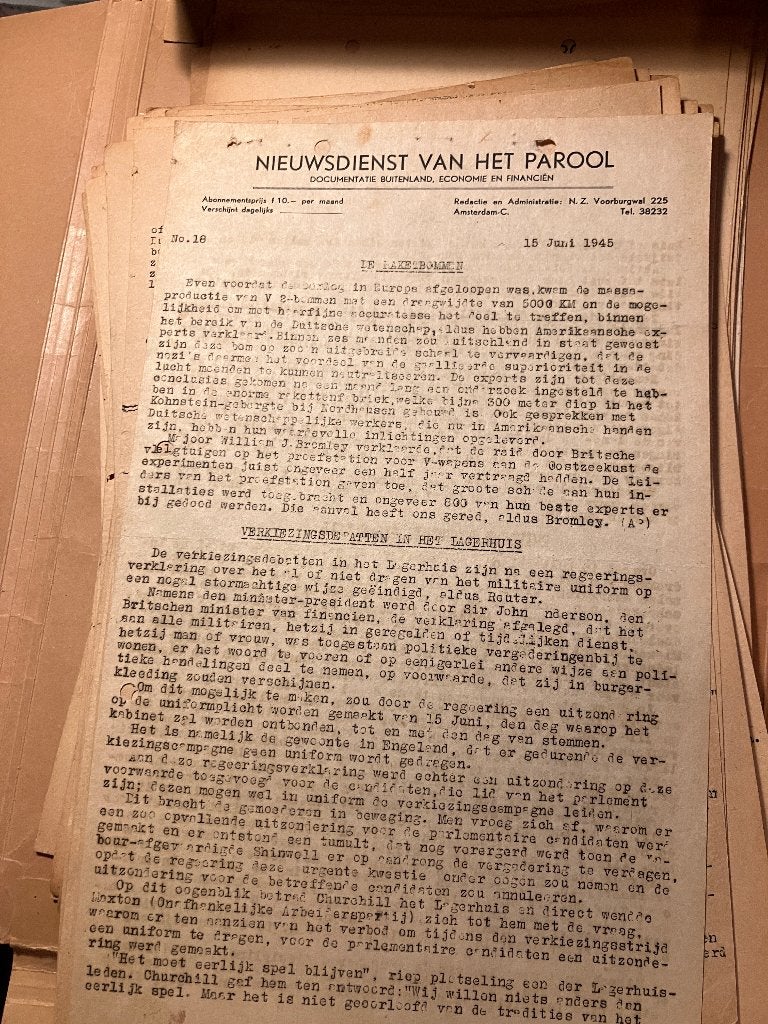 Uniek Reeks Het Parool Nieuwsdienst stencils -juni/juli 1945, Ophalen of Verzenden, Overige soorten, Nederland, Boek of Tijdschrift